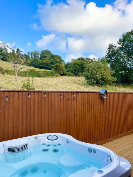 Countryside Converted Barn With Hot Tub Newton Abbot Eksteriør bilde